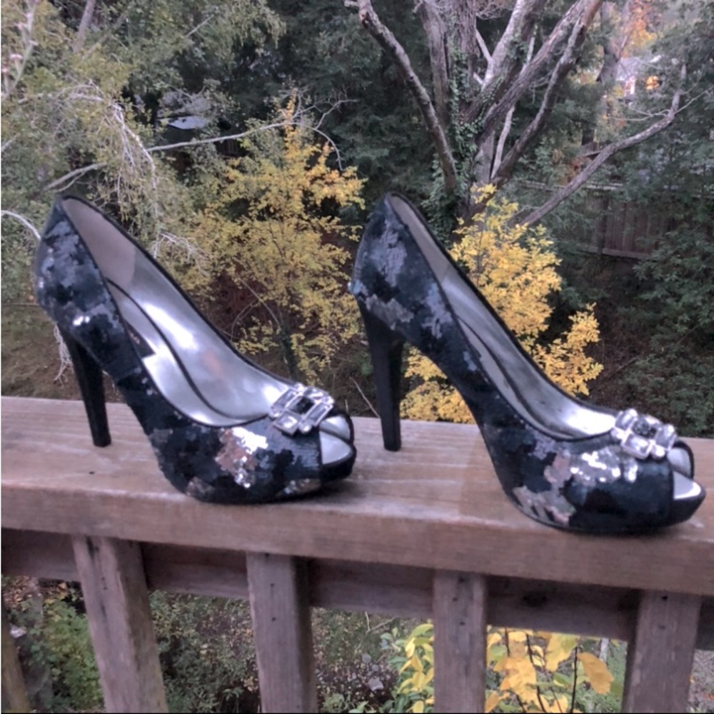 ❤️🔥Show Stoppers! 9.5 Gorgeous sequins high heels with rhinestone appliqués - Picture 3 of 9